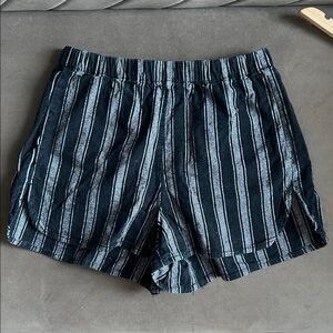 Brandy Melville Navy and White Stripped Shorts
